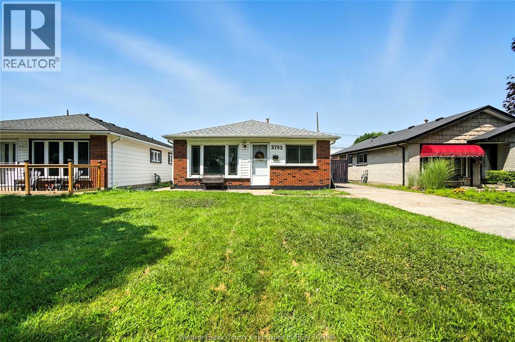 Photo 13 of 3752 Blackburn Court, Windsor ON