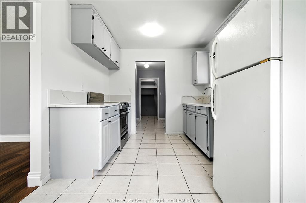 Photo 3 of 3752 Blackburn Court, Windsor ON