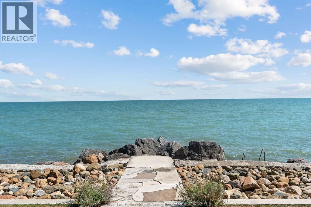 Photo 35 of 1295 Heritage Road, Kingsville ON