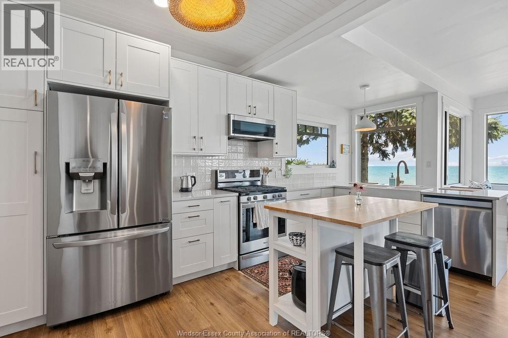 Photo 8 of 1295 Heritage Road, Kingsville ON