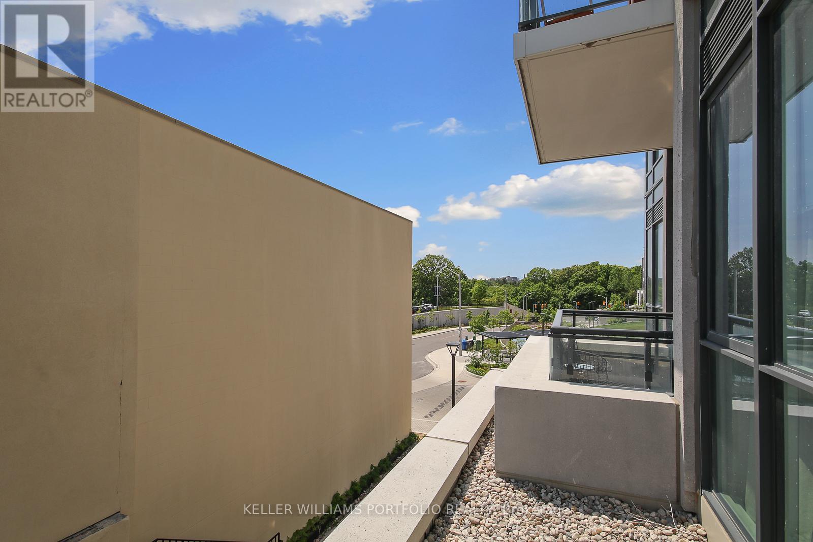 Photo 7 of 219 30 Inn On The Park Drive, Toronto ON