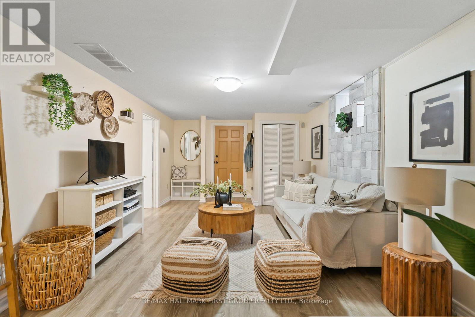 Photo 20 of 205 Saint Peter Street, Whitby ON
