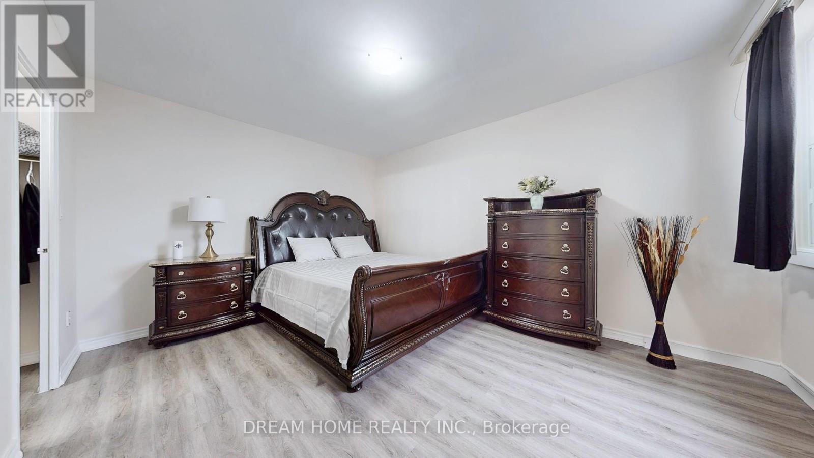 Photo 5 of 1815 5 Massey Square, Toronto ON