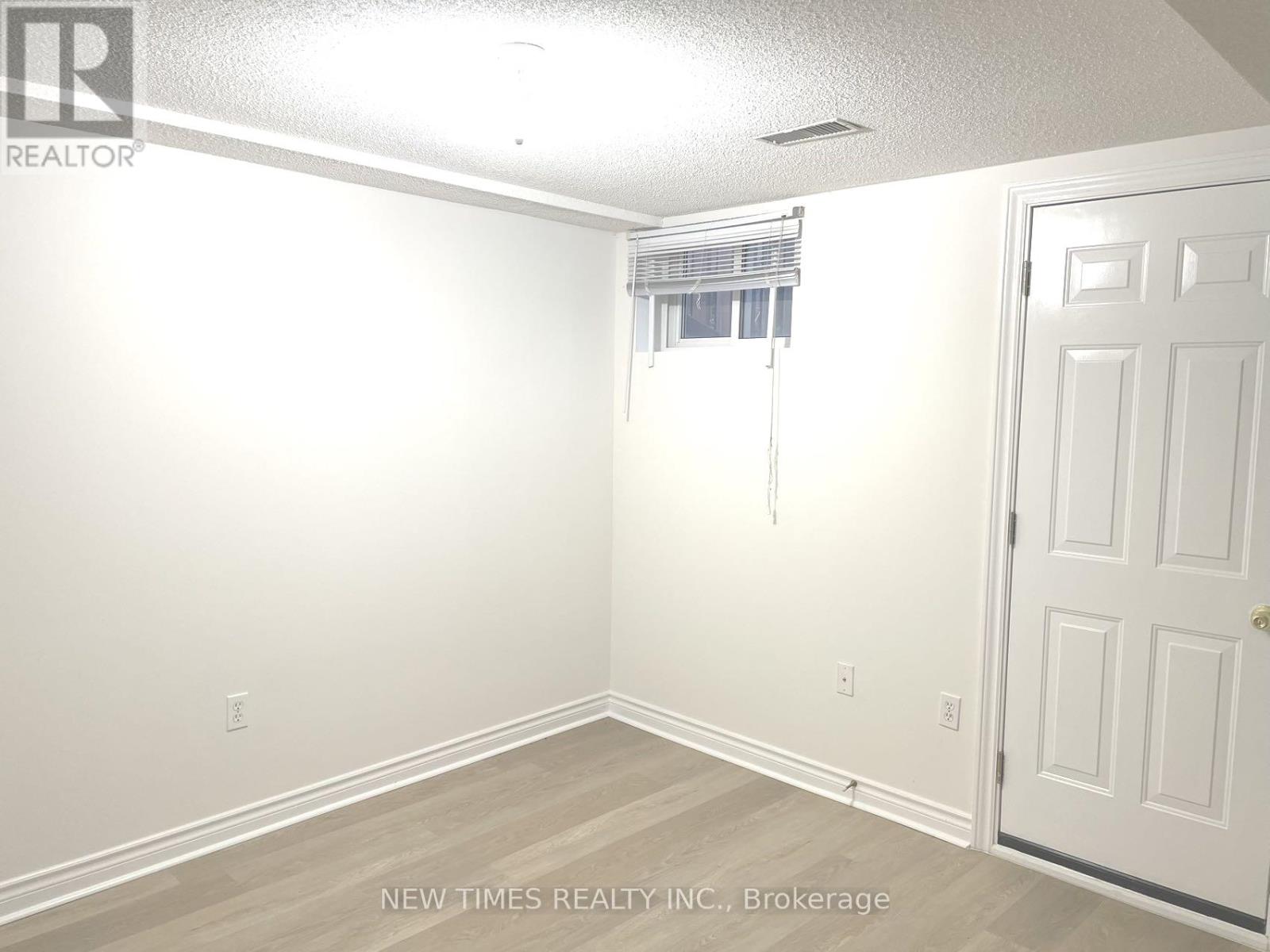 Photo 5 of 19 Coverdale Crescent, Toronto ON