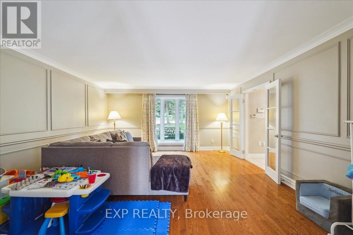 Photo 14 of 71 Manitou Drive, King ON