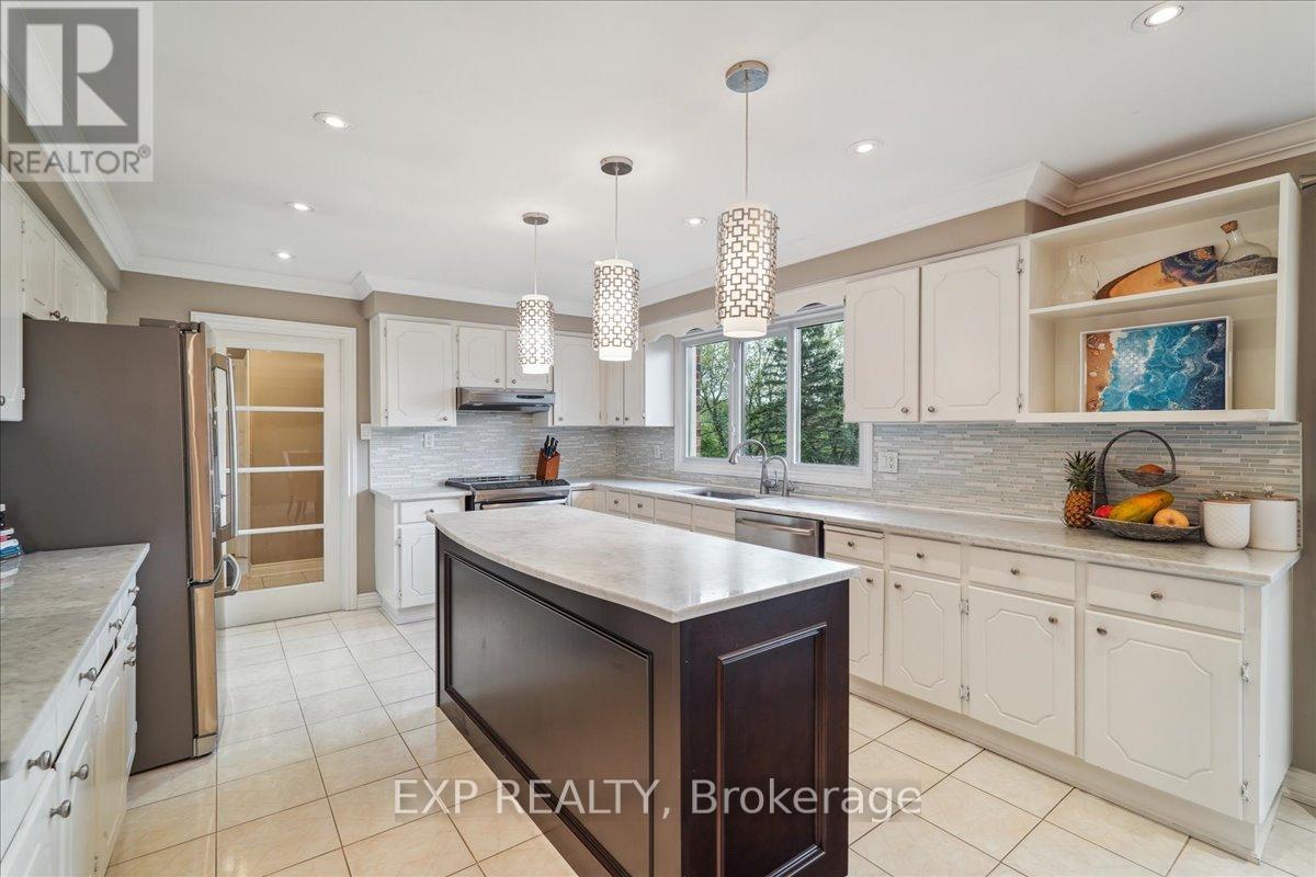 Photo 19 of 71 Manitou Drive, King ON