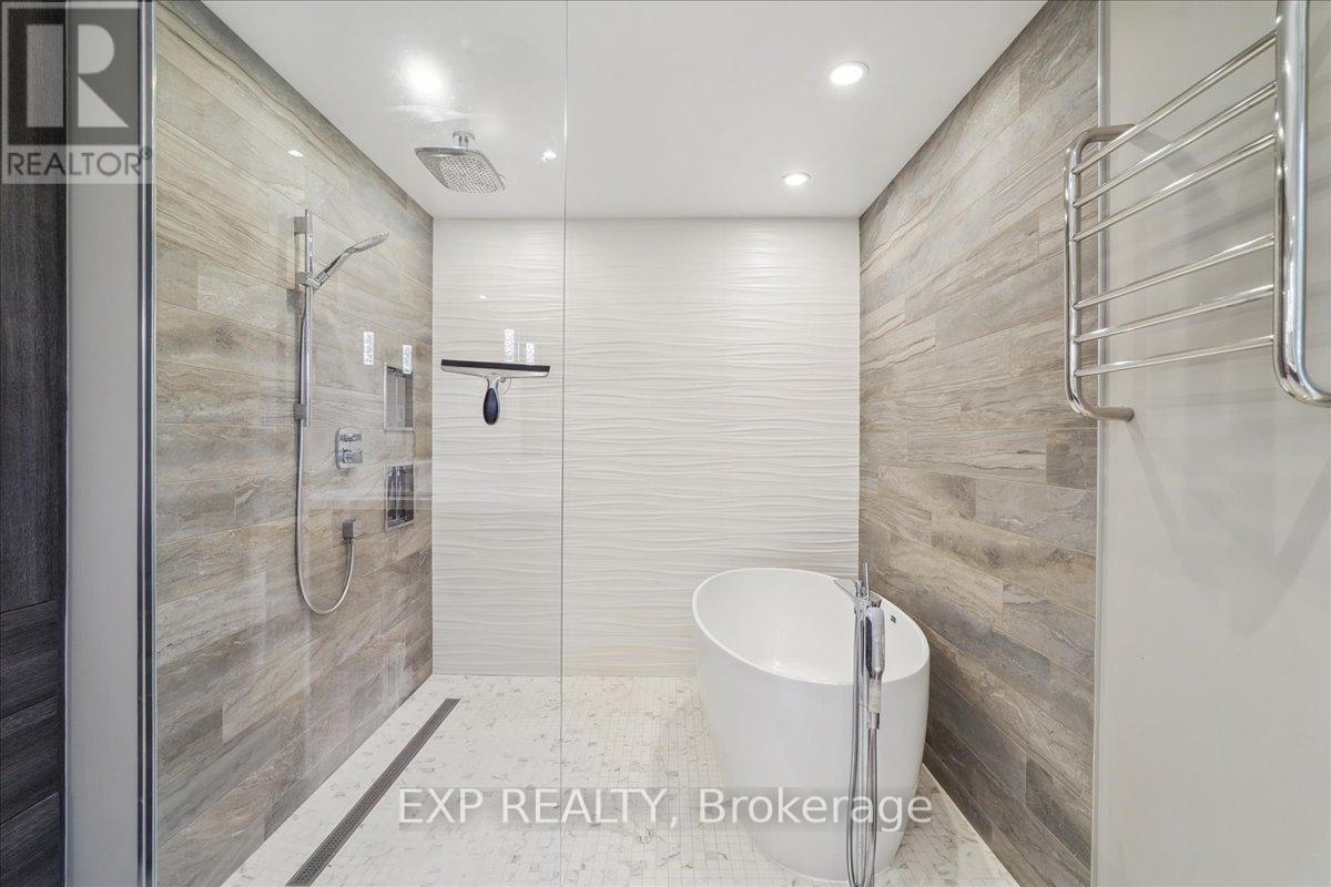 Photo 33 of 71 Manitou Drive, King ON