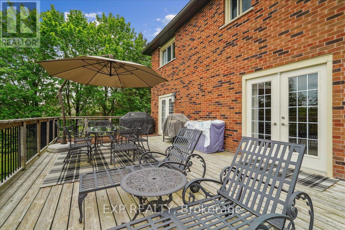 Photo 36 of 71 Manitou Drive, King ON