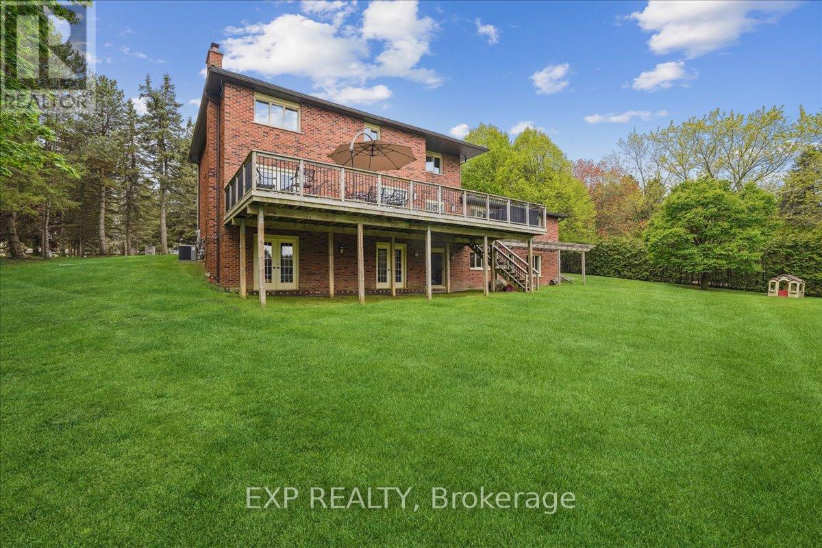 Photo 39 of 71 Manitou Drive, King ON