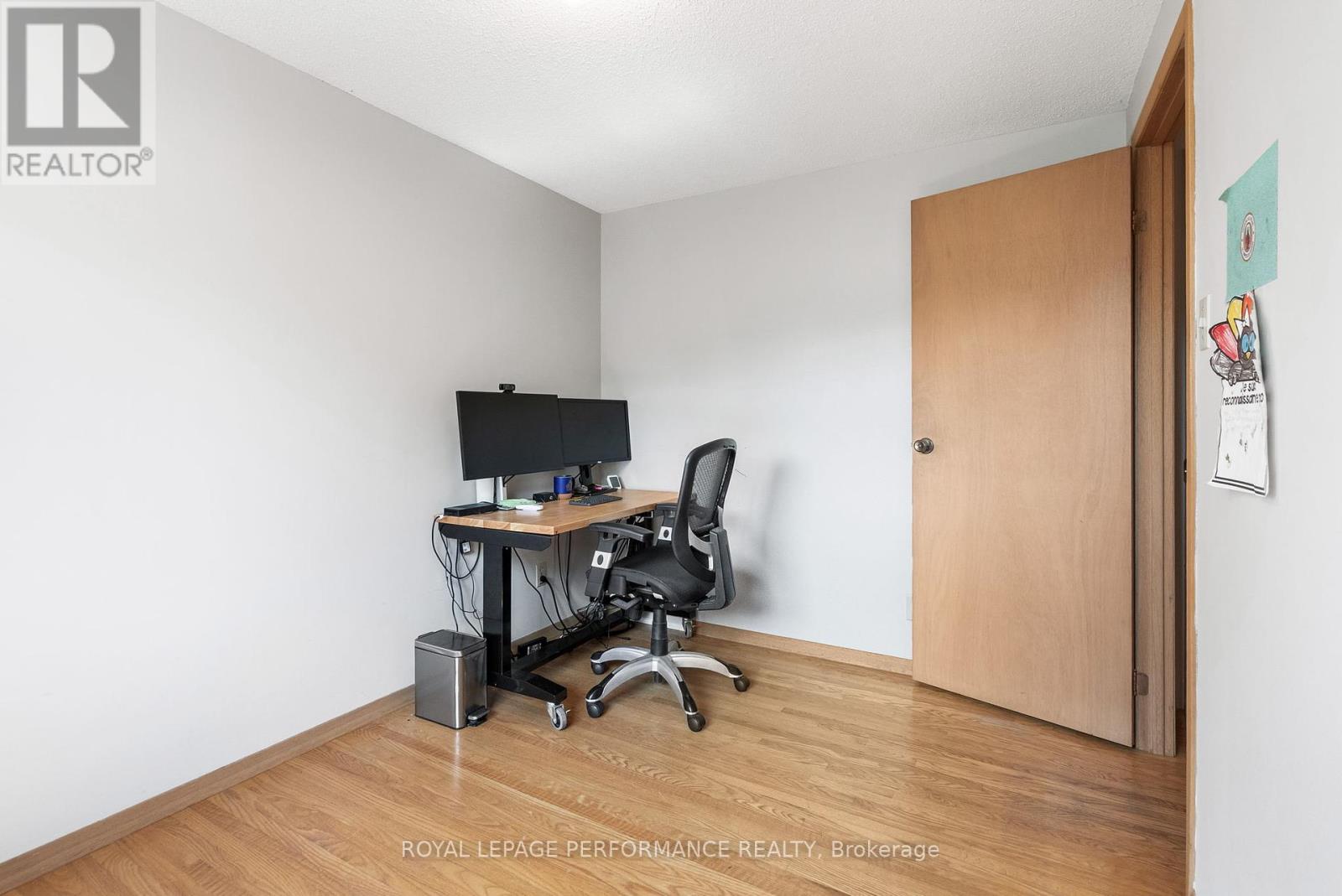Photo 34 of 33 Woodview Crescent, Ottawa ON