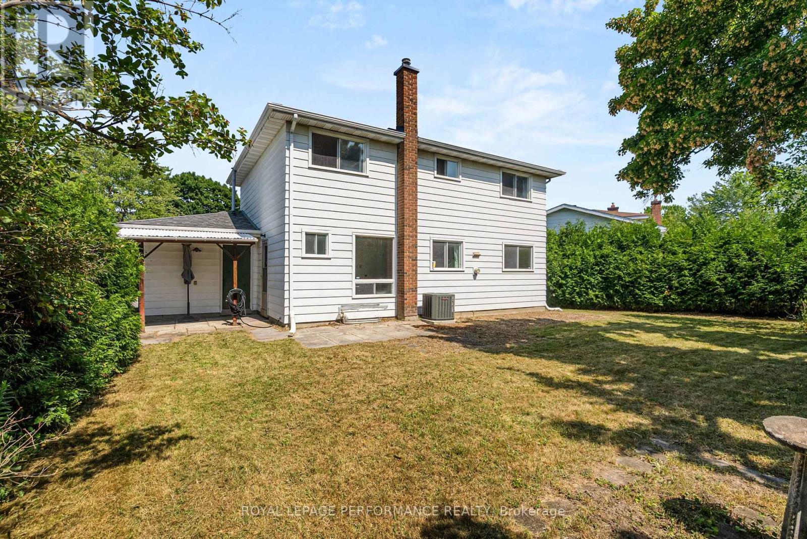 Photo 26 of 33 Woodview Crescent, Ottawa ON