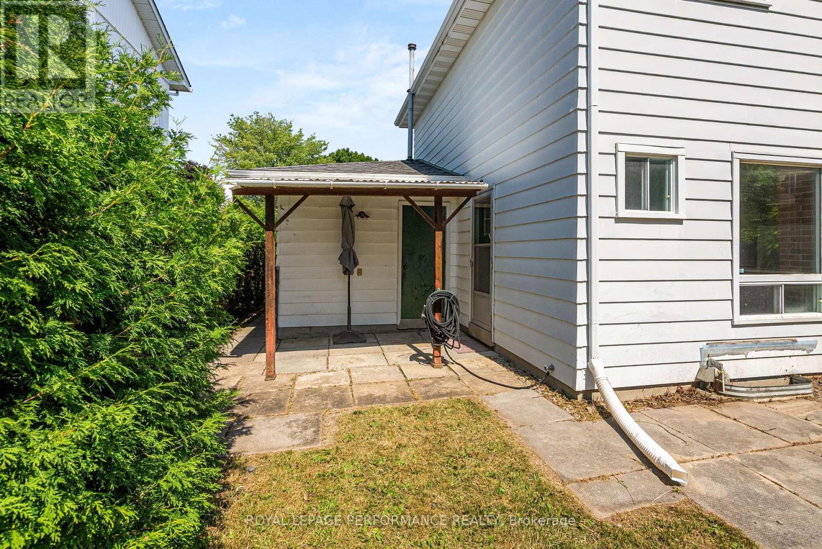 Photo 31 of 33 Woodview Crescent, Ottawa ON