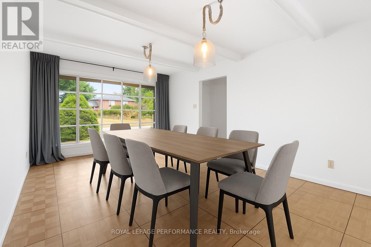 Photo 19 of 33 Woodview Crescent, Ottawa ON
