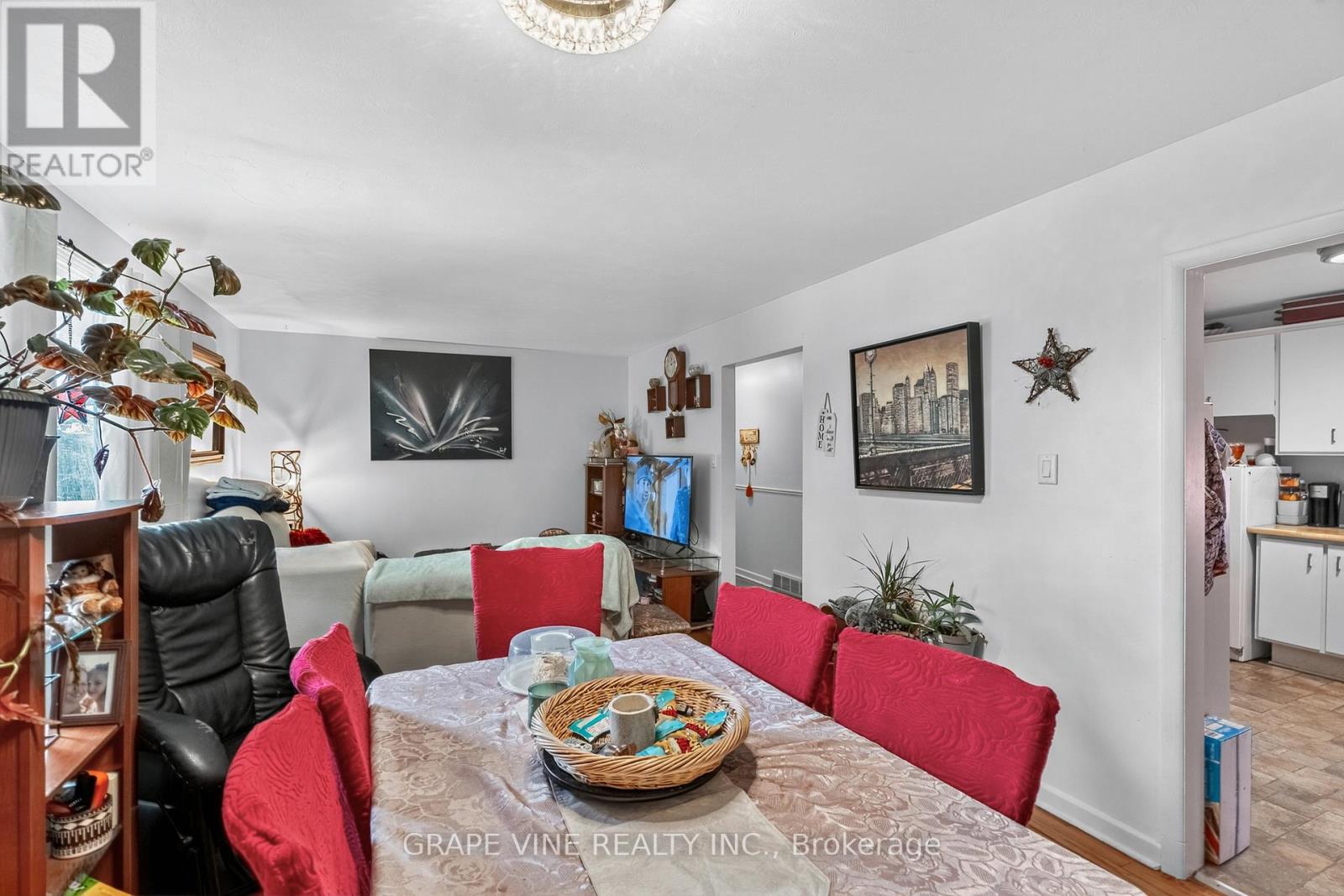 Photo 6 of 1098 Clyde Avenue, Ottawa ON