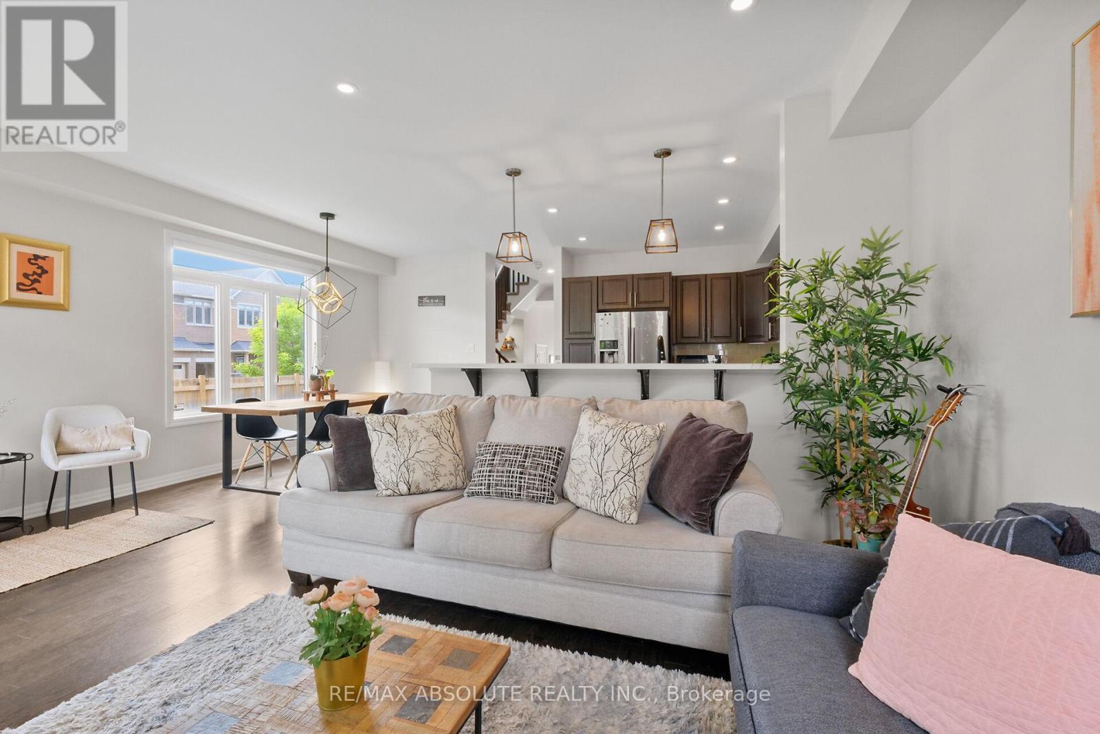 Photo 15 of 243 Overberg Way, Ottawa ON