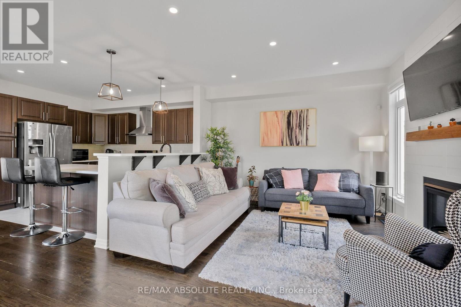 Photo 17 of 243 Overberg Way, Ottawa ON