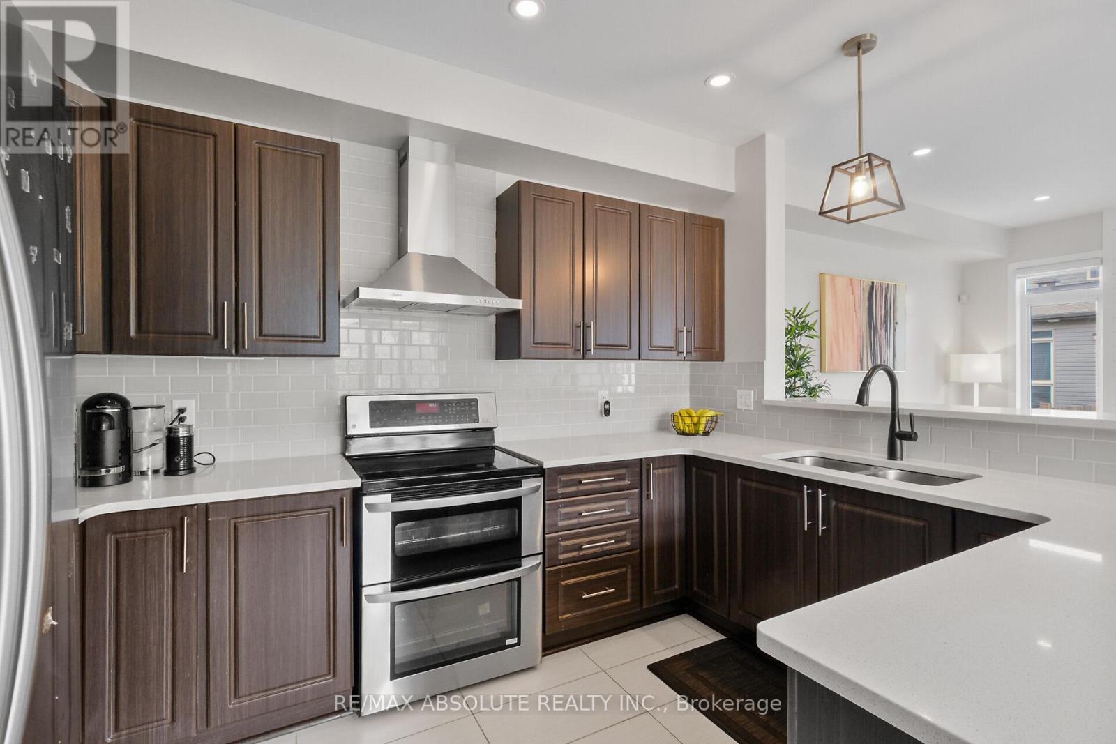 Photo 21 of 243 Overberg Way, Ottawa ON