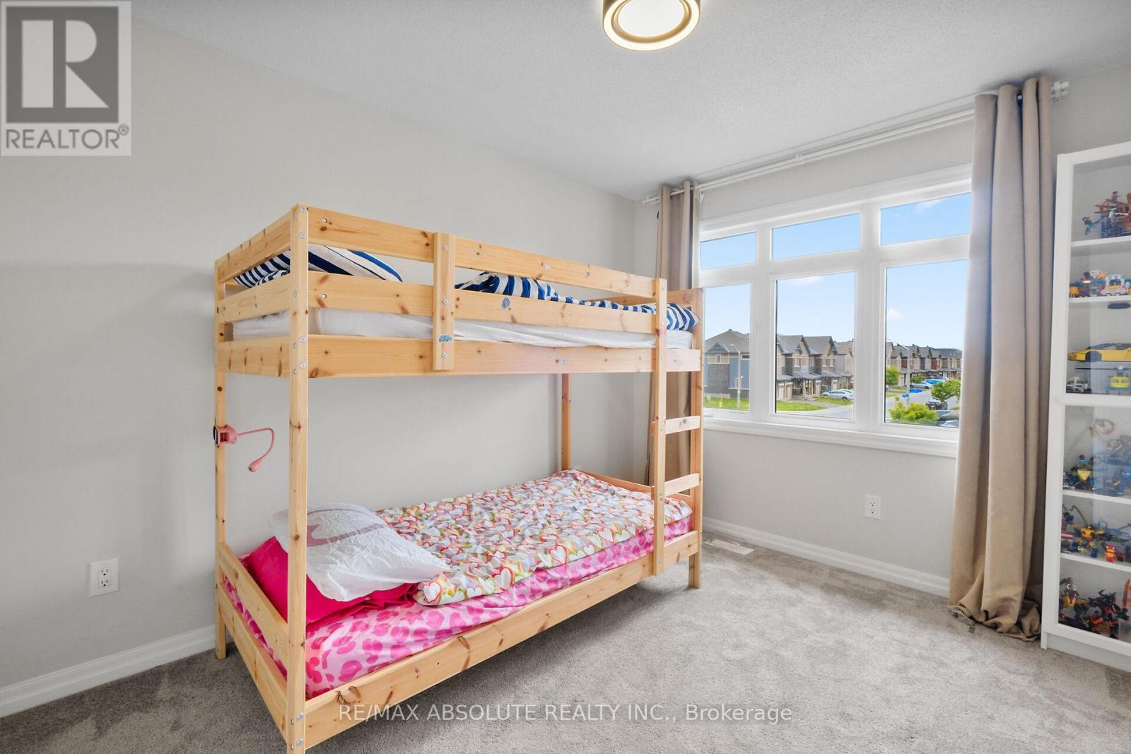 Photo 25 of 243 Overberg Way, Ottawa ON