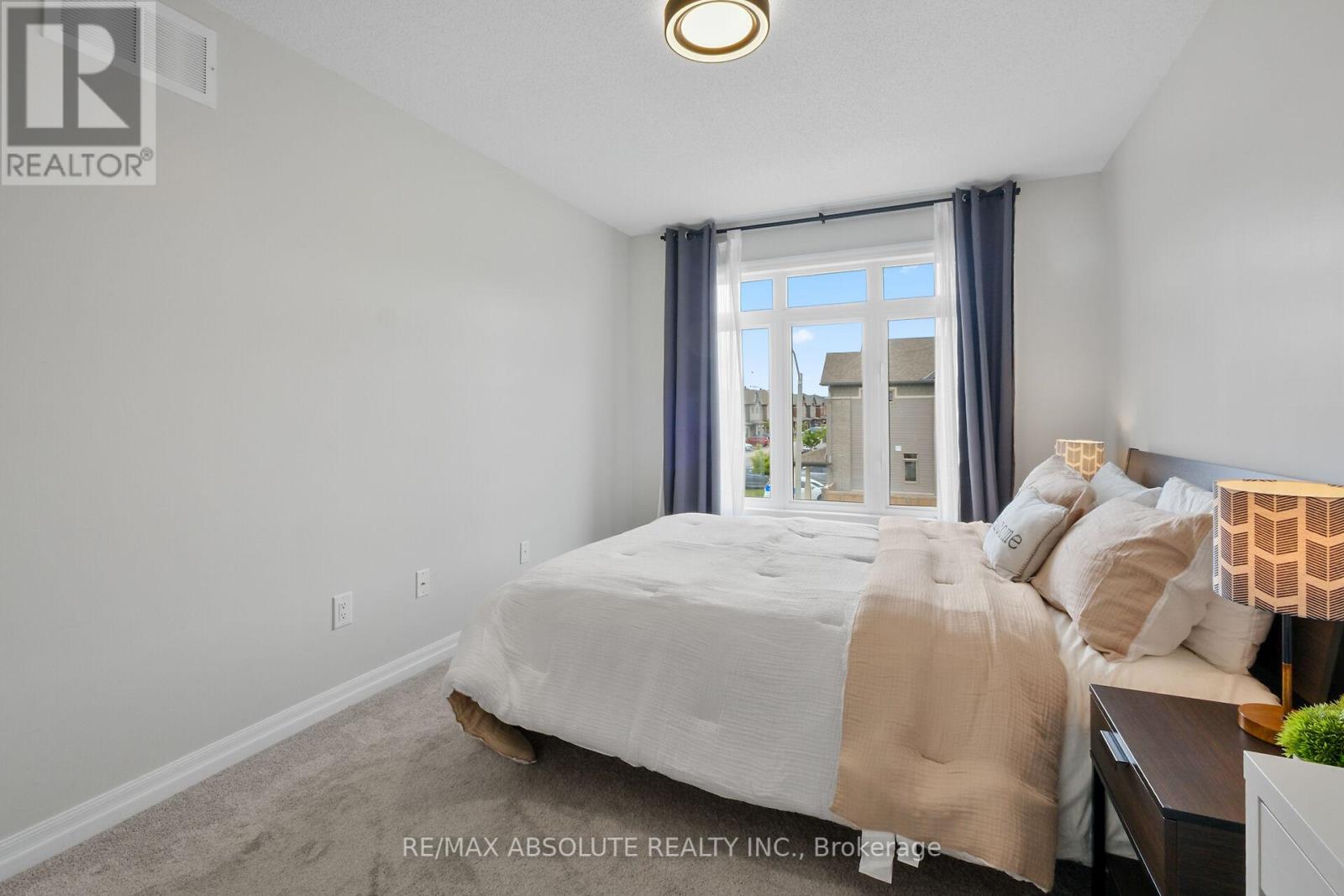 Photo 28 of 243 Overberg Way, Ottawa ON
