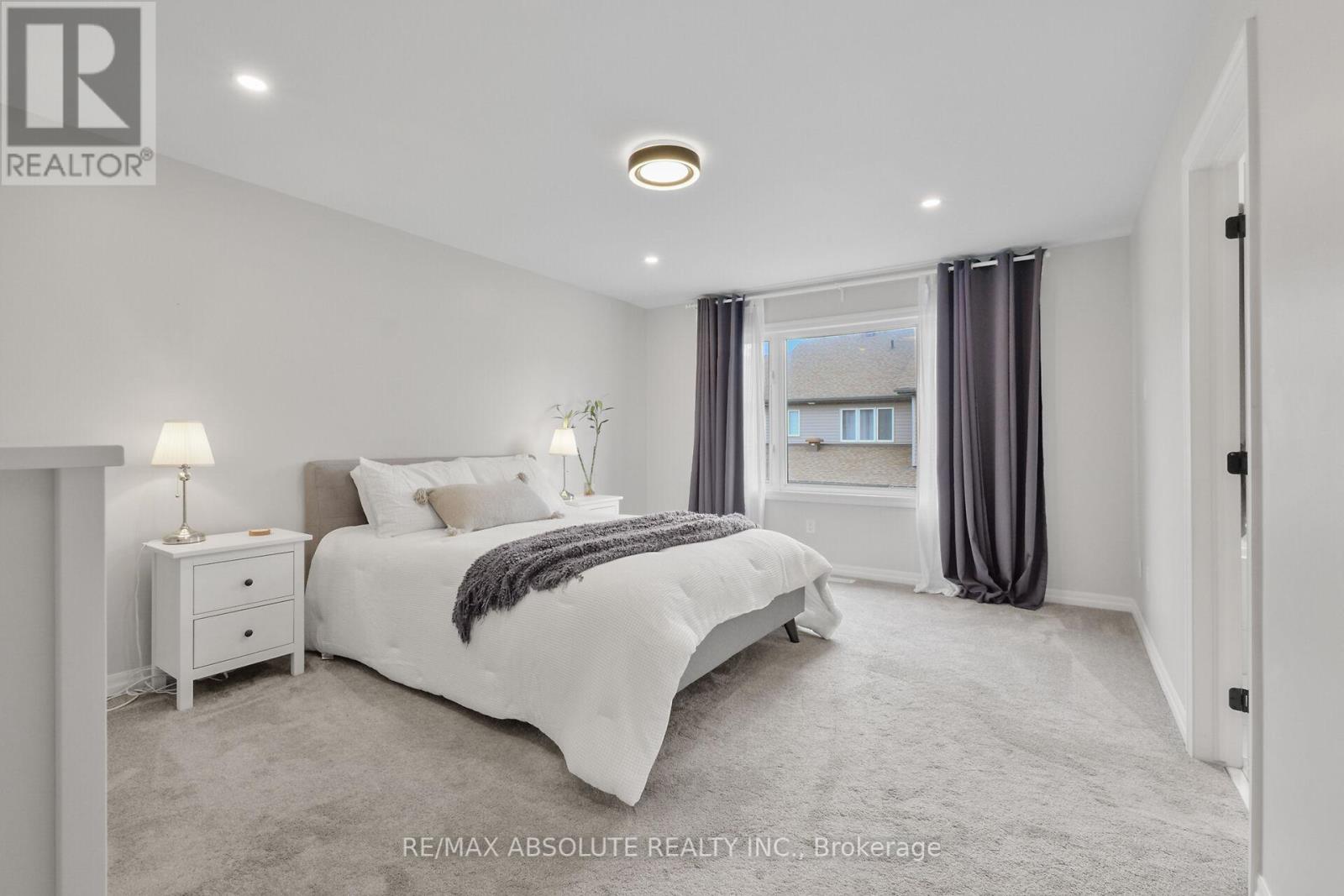 Photo 34 of 243 Overberg Way, Ottawa ON