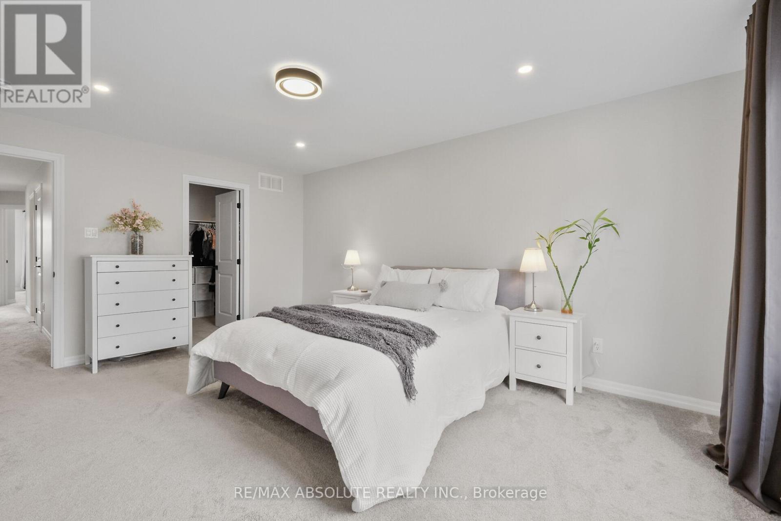 Photo 35 of 243 Overberg Way, Ottawa ON
