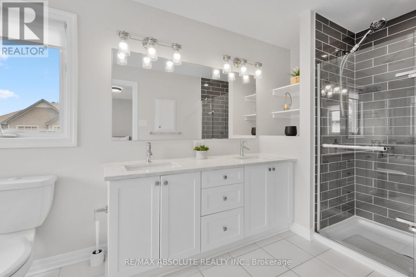Photo 37 of 243 Overberg Way, Ottawa ON