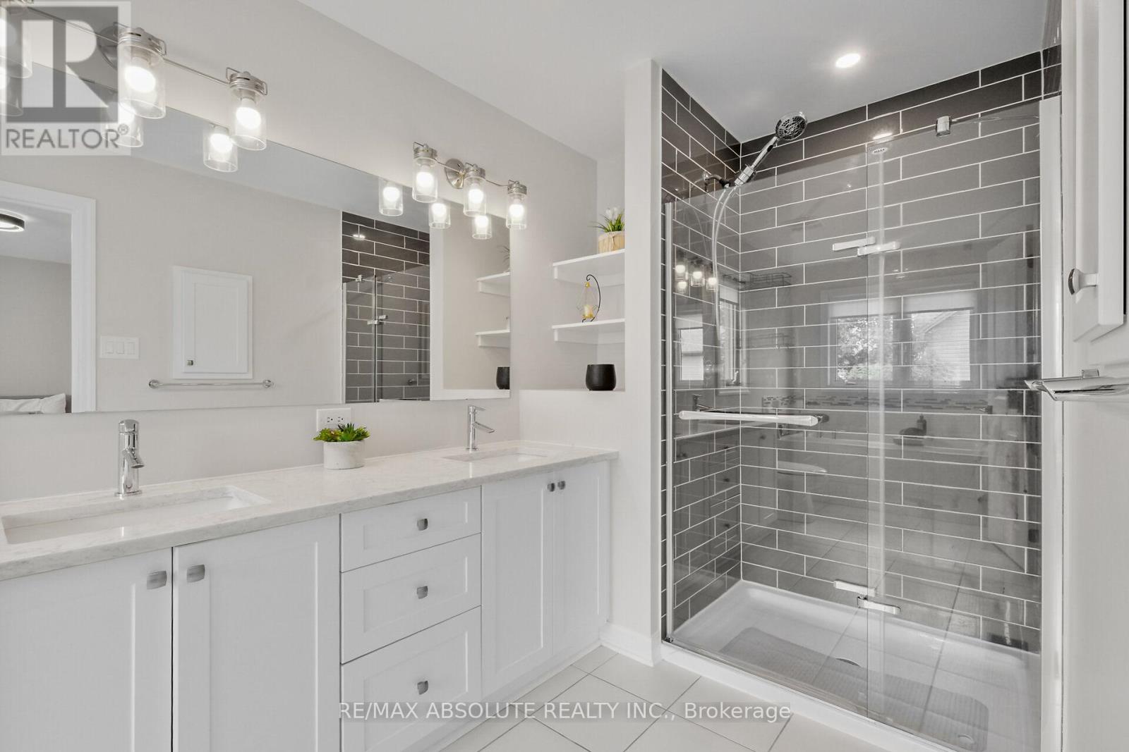 Photo 38 of 243 Overberg Way, Ottawa ON
