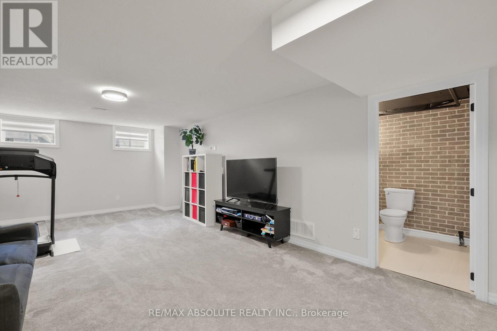 Photo 40 of 243 Overberg Way, Ottawa ON