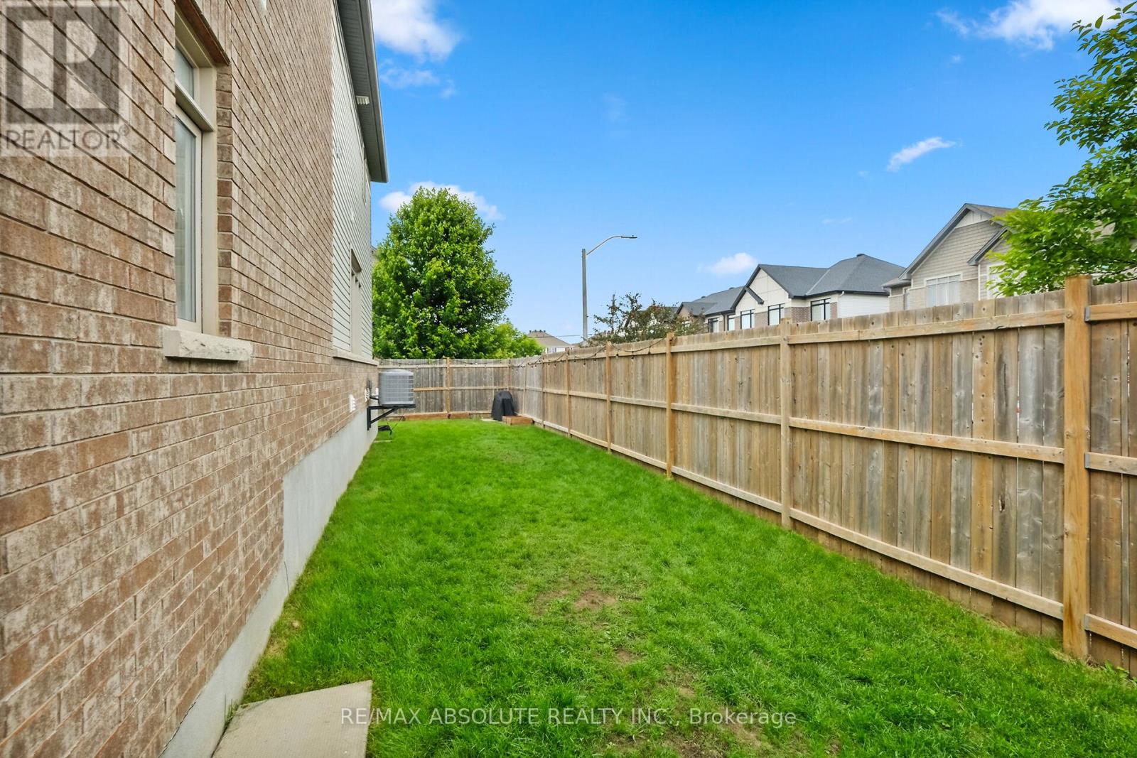 Photo 44 of 243 Overberg Way, Ottawa ON
