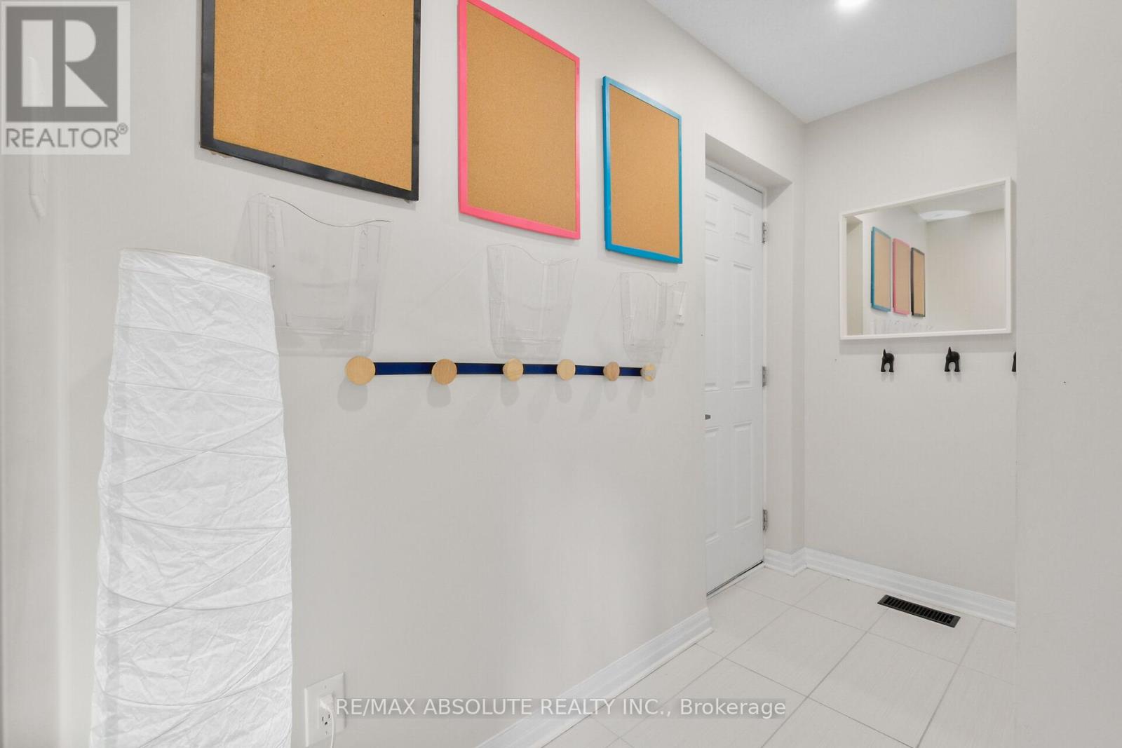 Photo 8 of 243 Overberg Way, Ottawa ON