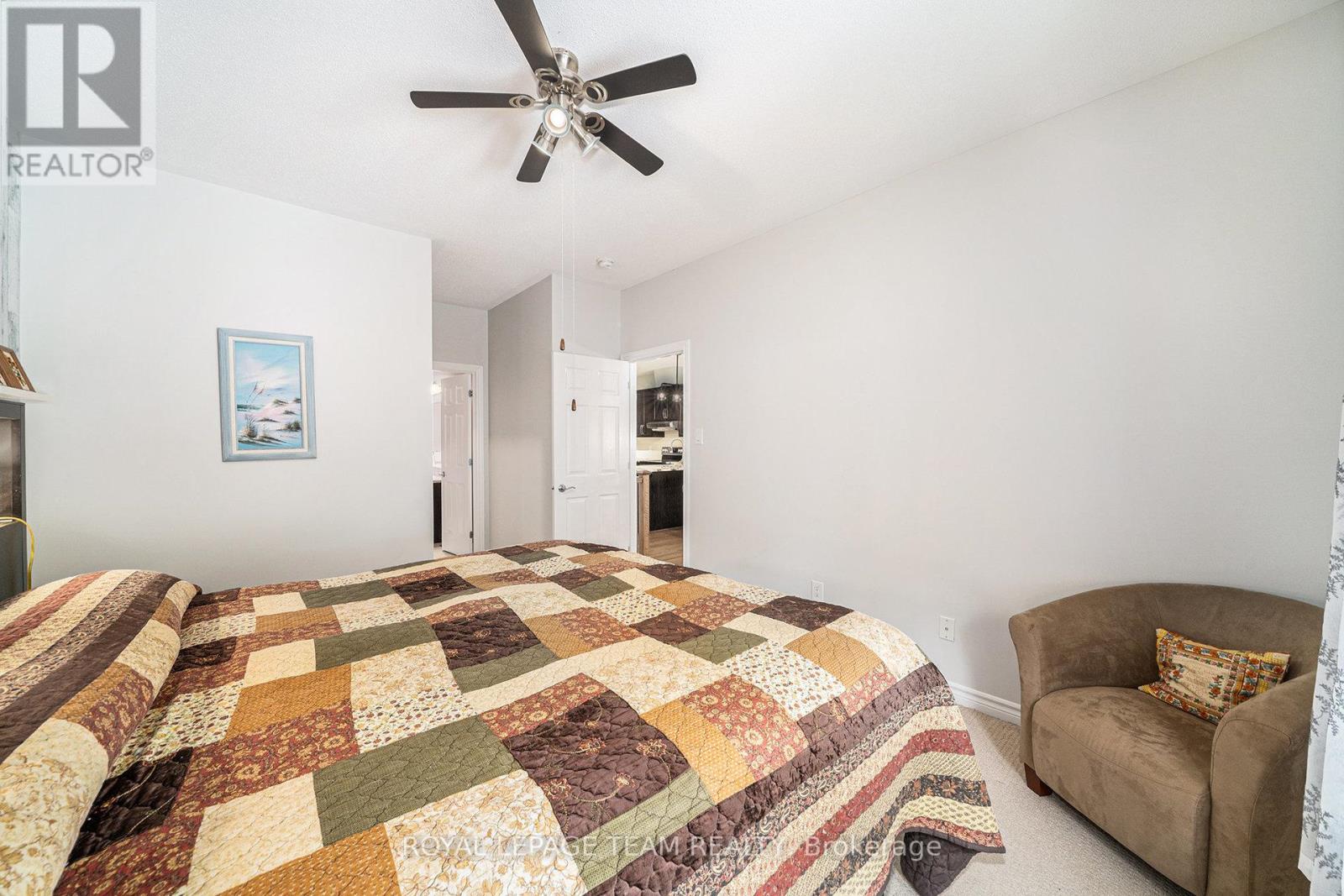 Photo 10 of 129 Tradewinds Crescent, North Grenville ON