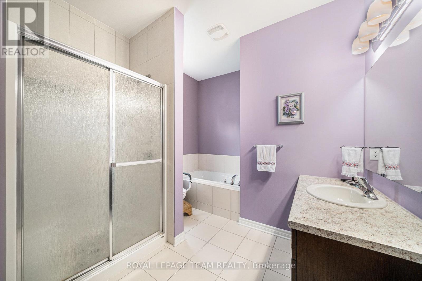 Photo 29 of 129 Tradewinds Crescent, North Grenville ON