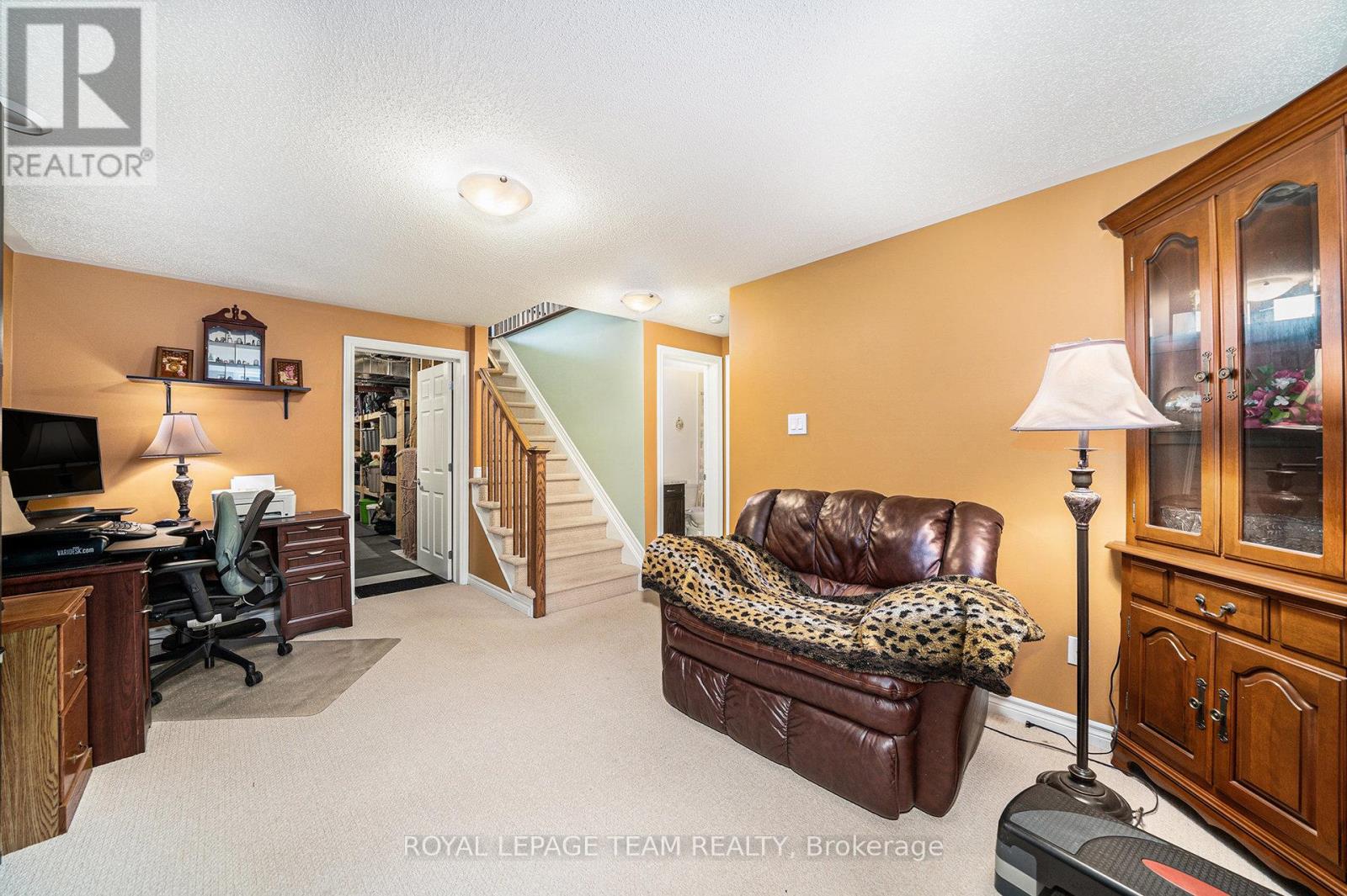 Photo 12 of 129 Tradewinds Crescent, North Grenville ON
