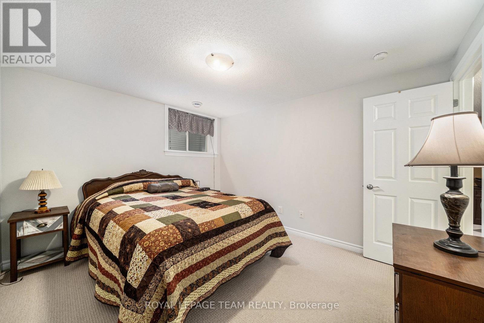 Photo 5 of 129 Tradewinds Crescent, North Grenville ON