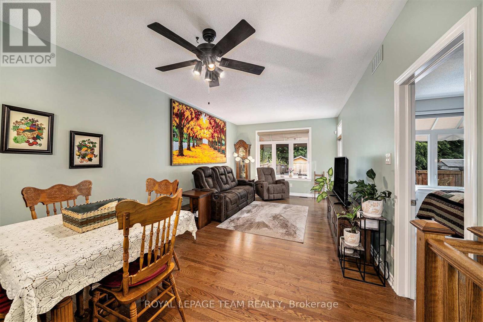 Photo 28 of 129 Tradewinds Crescent, North Grenville ON