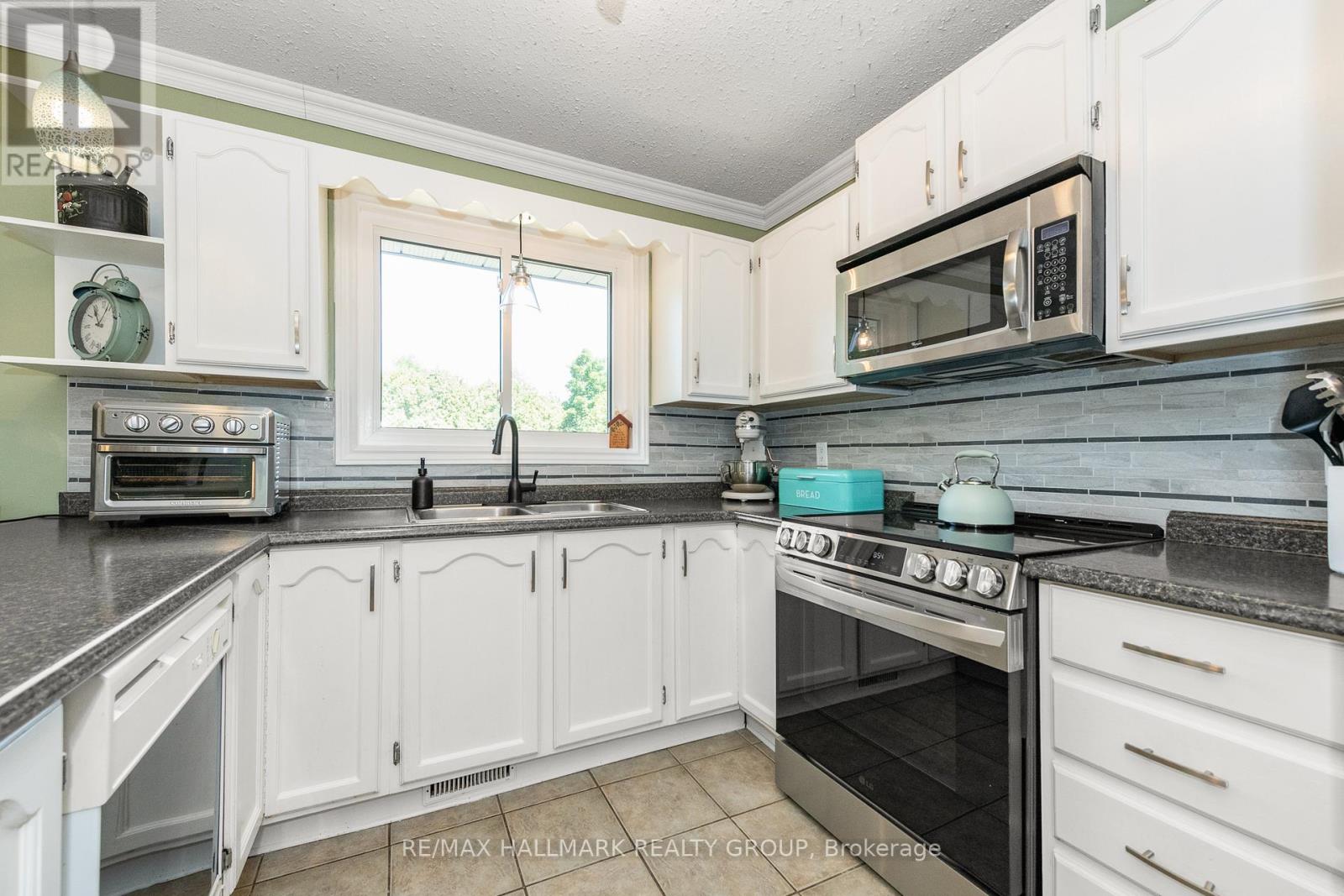 Photo 41 of 7895 Popham Street, Ottawa ON