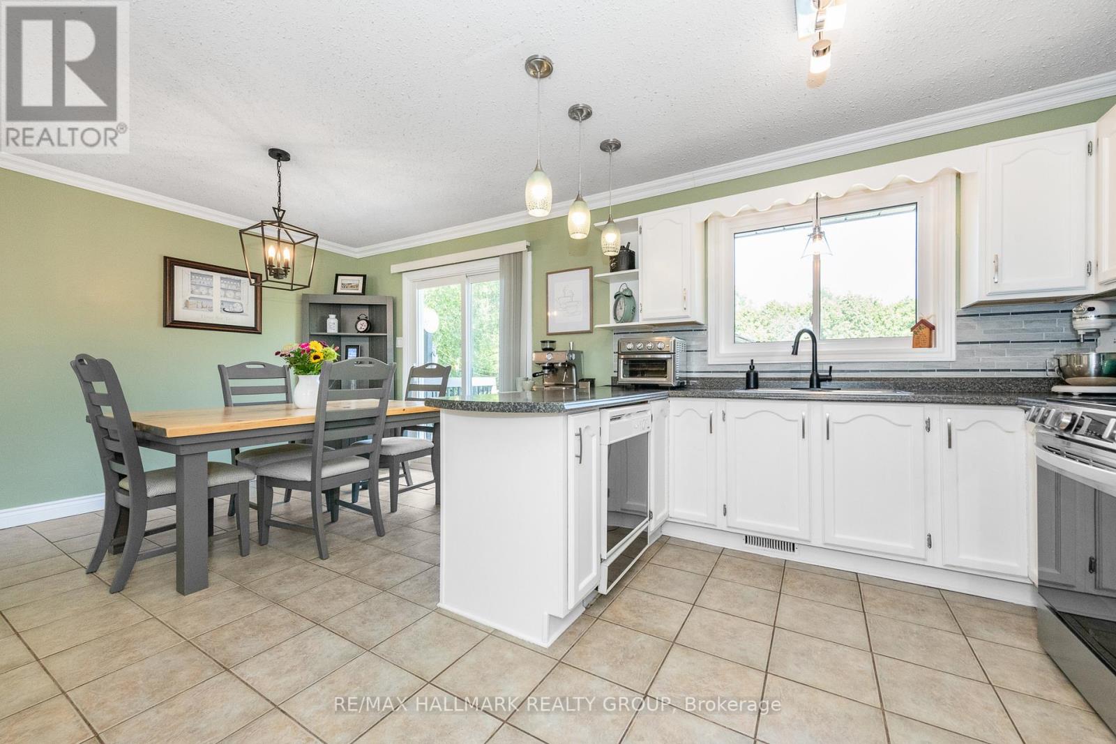 Photo 27 of 7895 Popham Street, Ottawa ON
