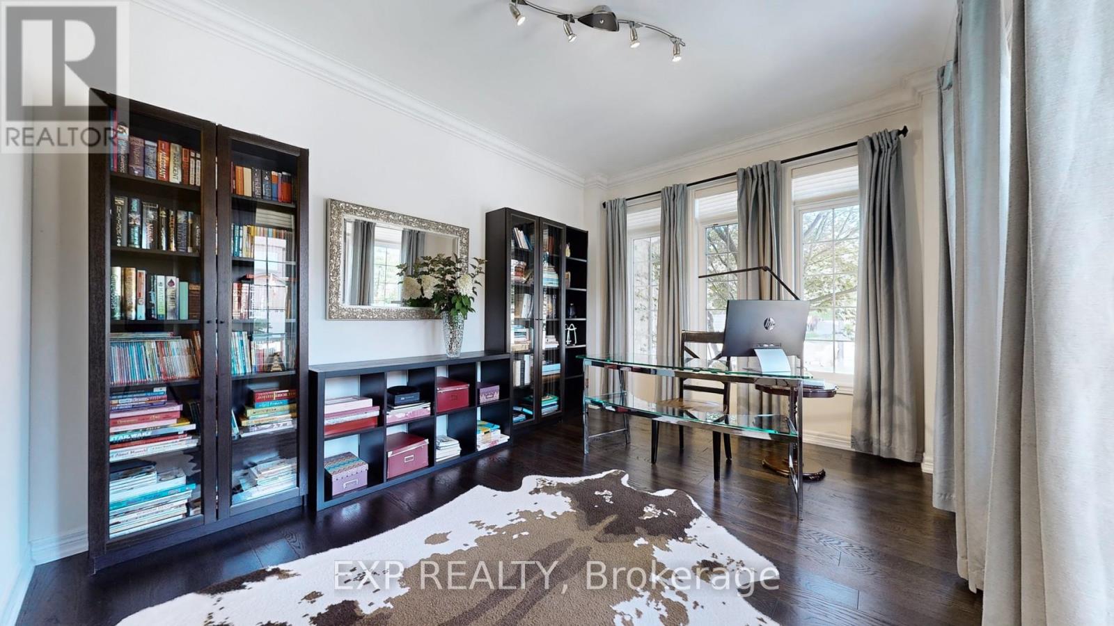 Photo 14 of 802 Walsh Court, Newmarket ON
