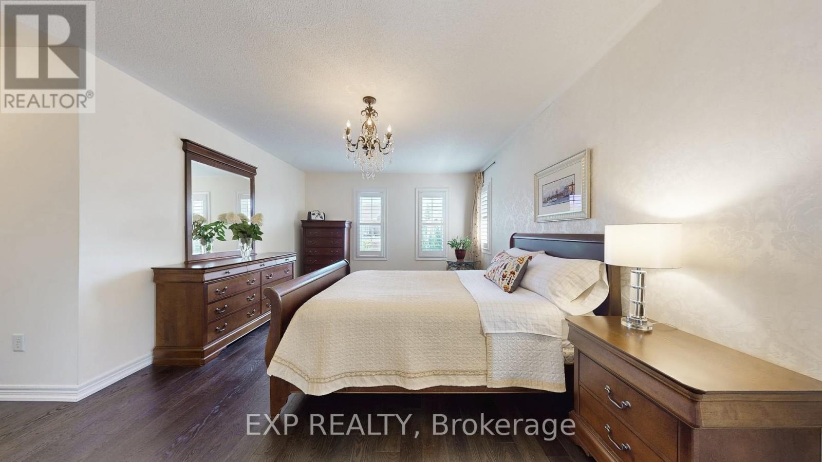Photo 21 of 802 Walsh Court, Newmarket ON