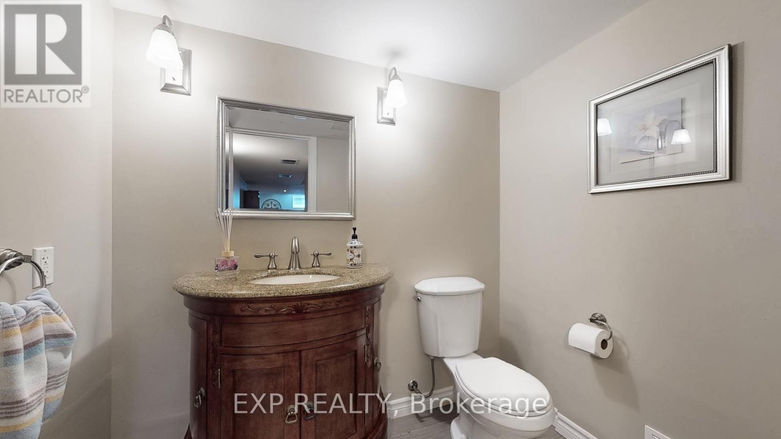 Photo 38 of 802 Walsh Court, Newmarket ON