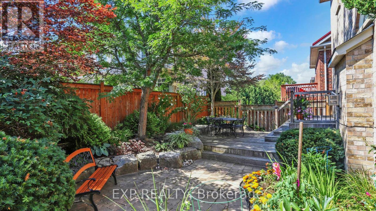 Photo 42 of 802 Walsh Court, Newmarket ON