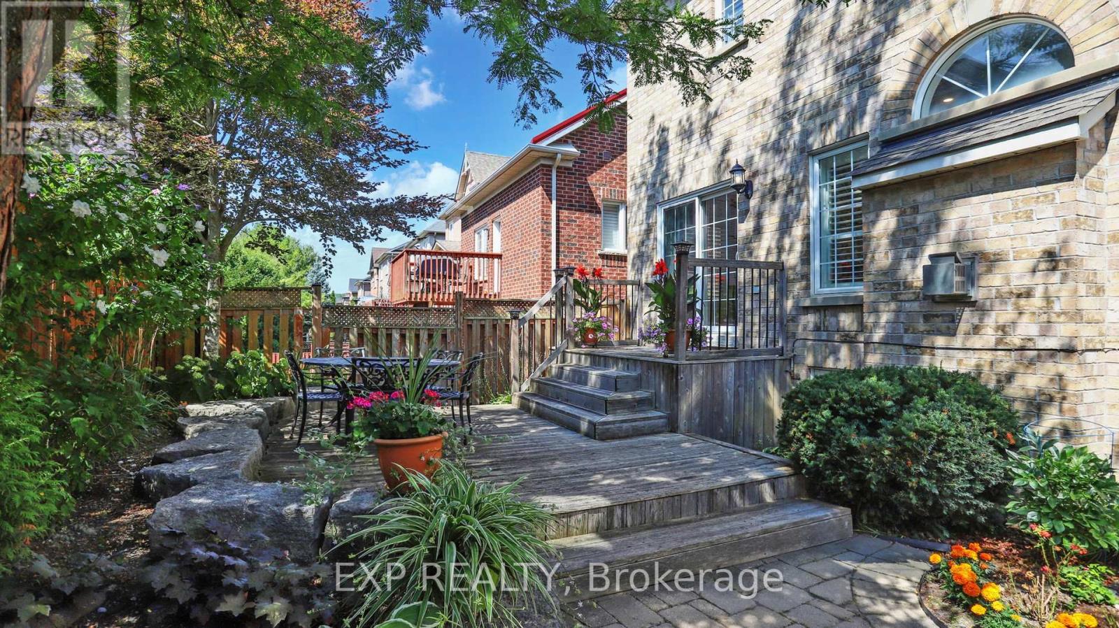 Photo 44 of 802 Walsh Court, Newmarket ON