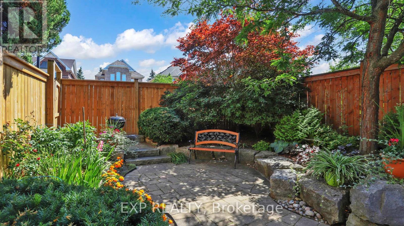 Photo 47 of 802 Walsh Court, Newmarket ON