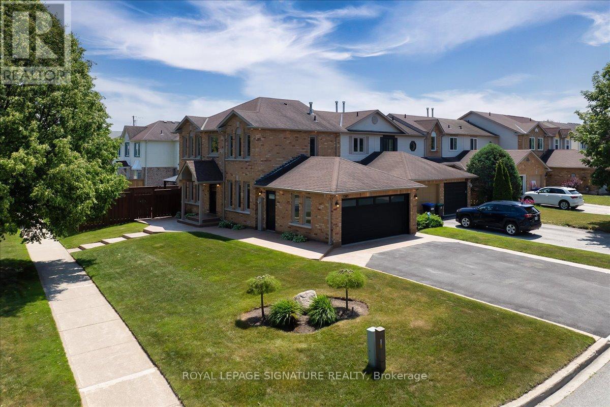 Photo 1 of 1245 Huron Court, Innisfil ON