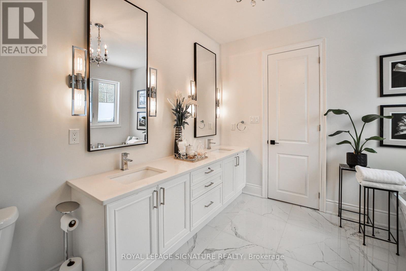 Photo 12 of 27 Moreau Way, Springwater ON