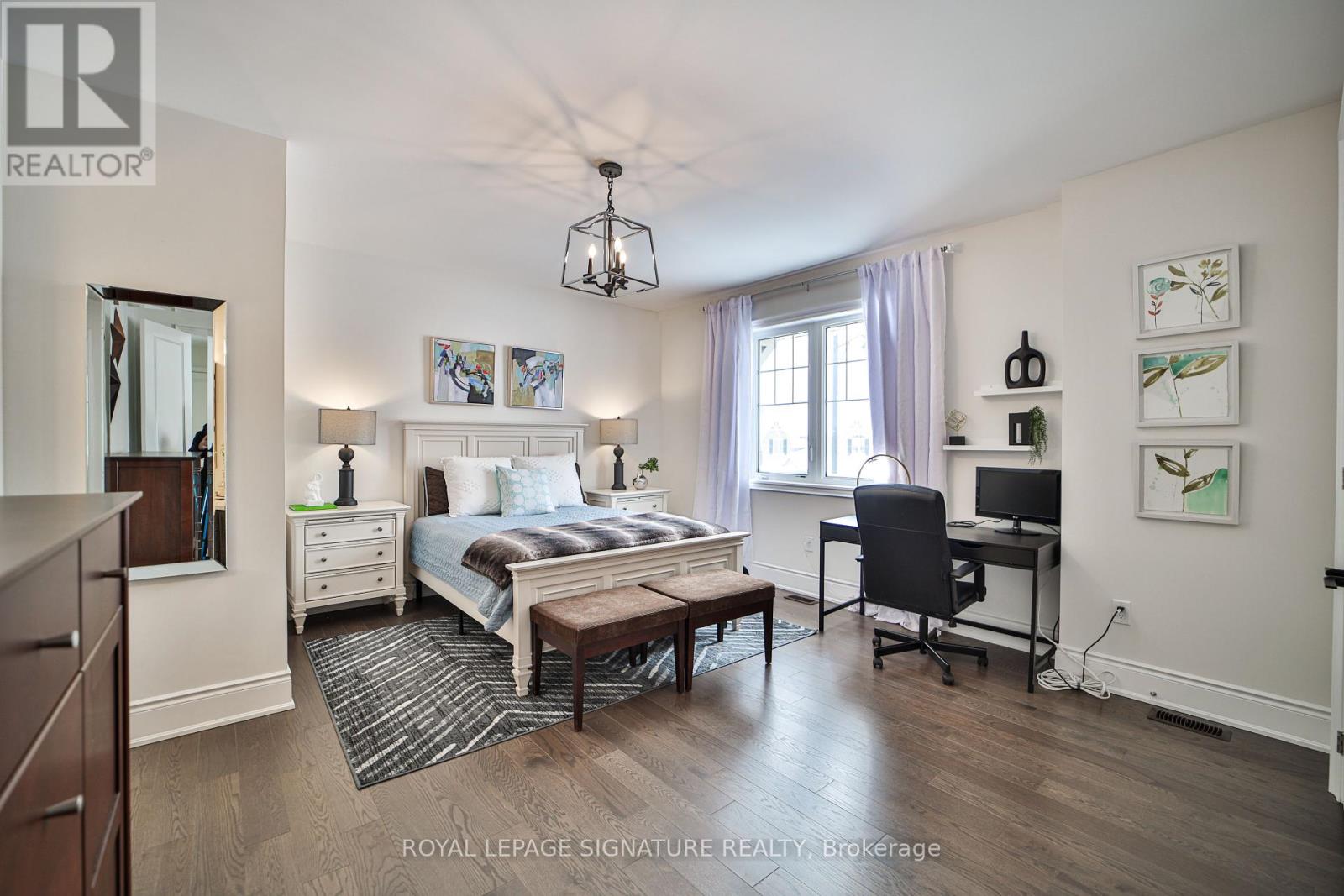 Photo 11 of 27 Moreau Way, Springwater ON