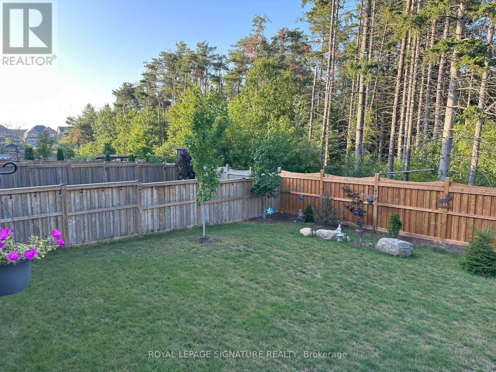 Photo 15 of 27 Moreau Way, Springwater ON