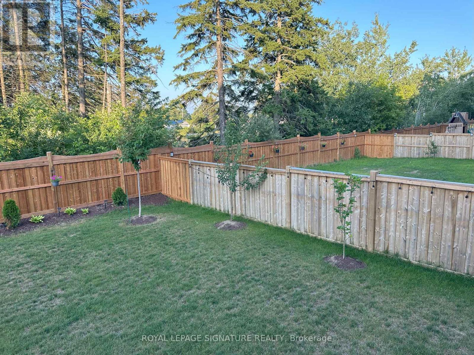 Photo 18 of 27 Moreau Way, Springwater ON