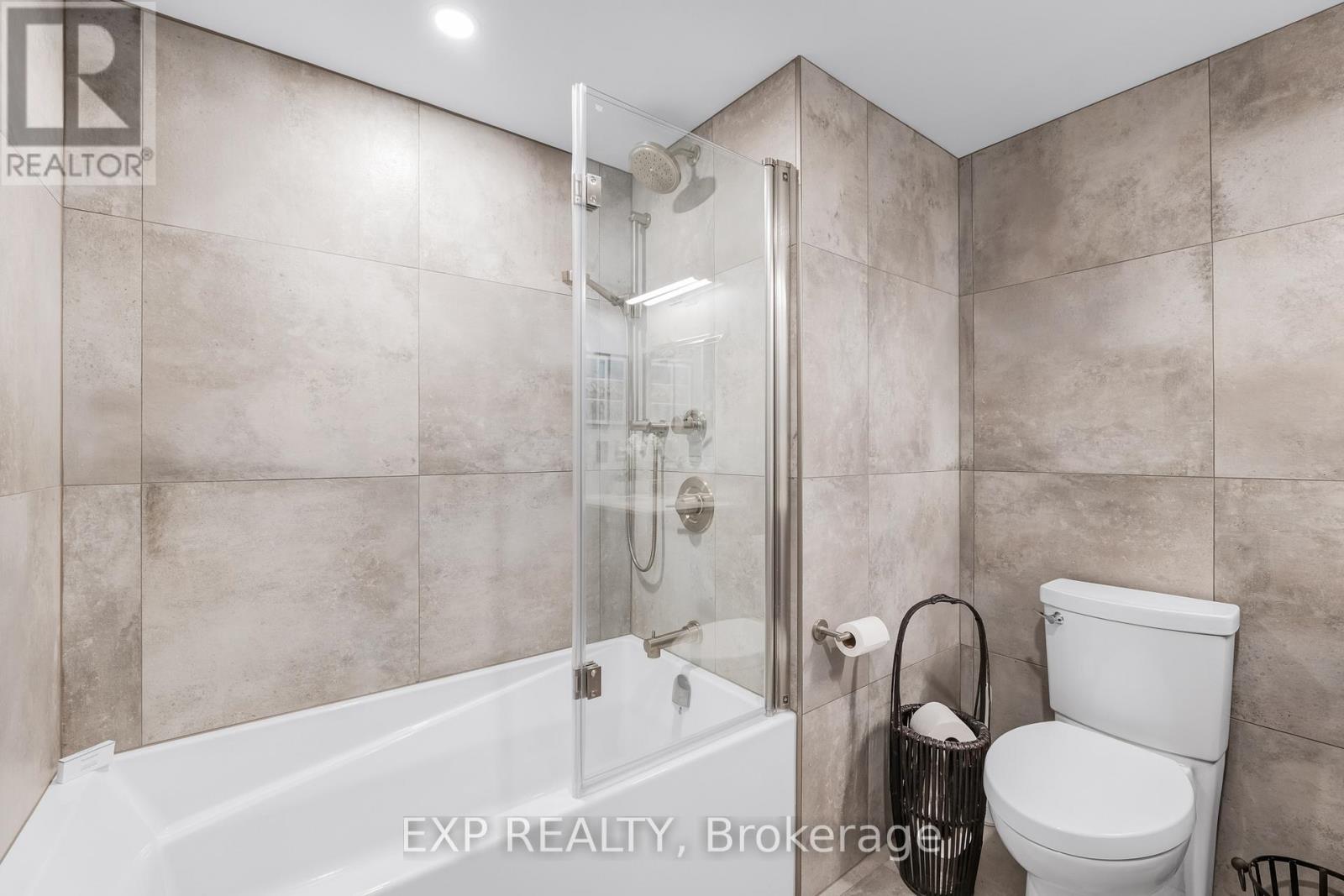 Photo 5 of 1502 65 Ellen Street, Barrie ON