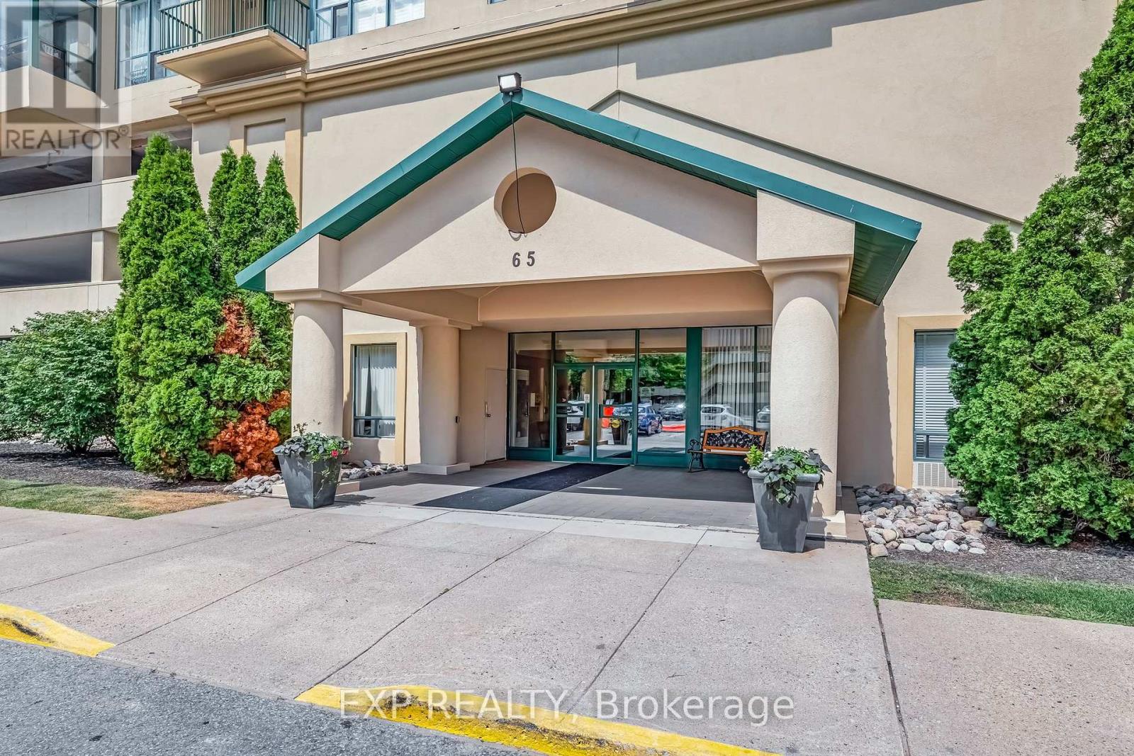 Photo 12 of 1502 65 Ellen Street, Barrie ON